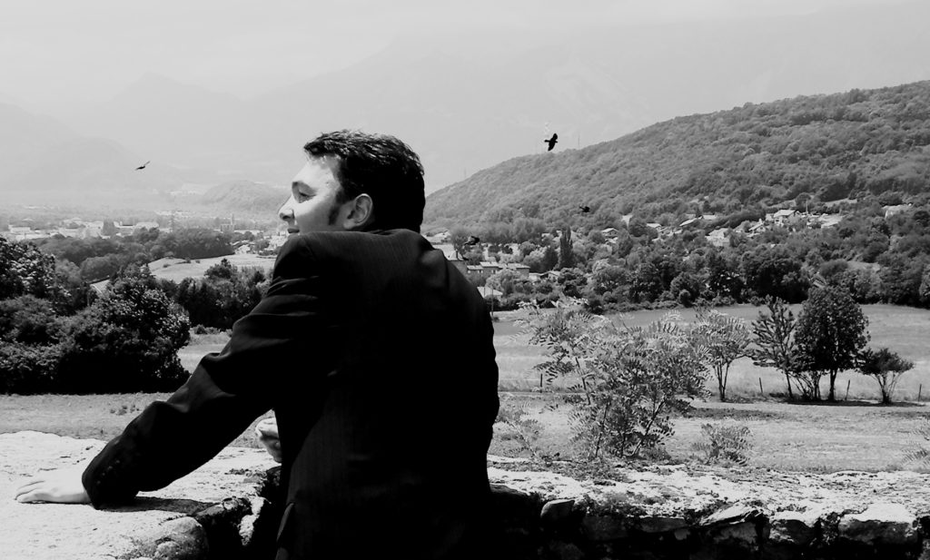 L'homme devant le grand